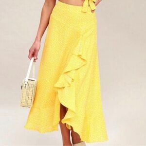 ❤️Lulus Cute Yellow Polkadot Ruffle Skirt